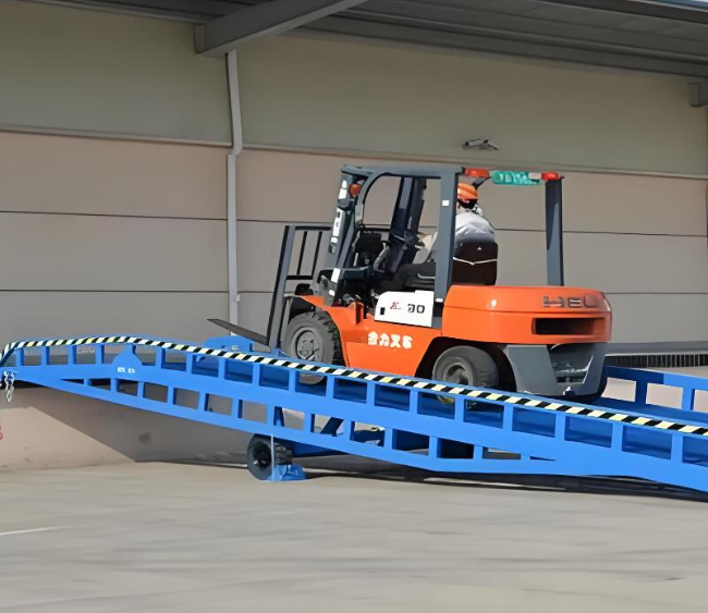 萍乡移动式卸货平台（叉车用）